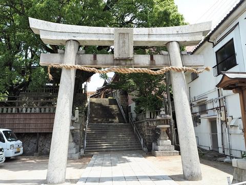 高杉晋作が奉納した小倉城の大太鼓が釣り下げられた「厳島神社」　（山口県下関市）