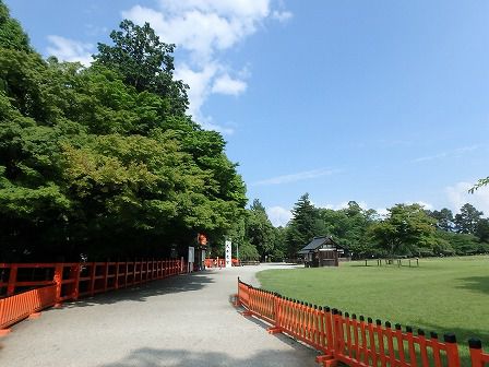 上賀茂神社の敷地内の散策