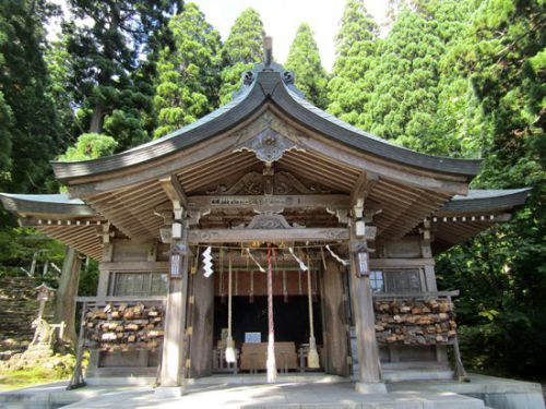 男鹿半島の真山神社