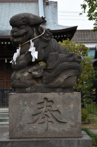 白山神社（西六郷）の狛犬達