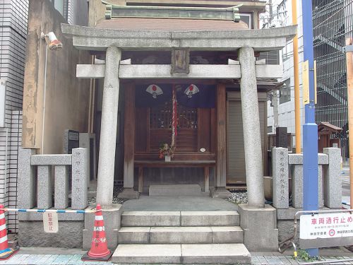 佐竹稲荷神社 - 久保田藩佐竹氏の藩邸の鬼門除けのために創建された稲荷社が起源