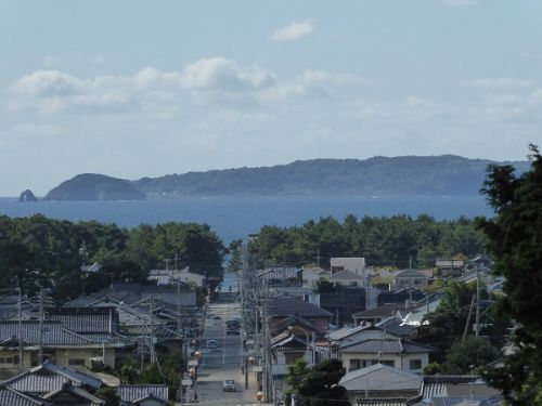 ウーナ９ 宮地嶽神社から相島と鼻栗瀬が見える