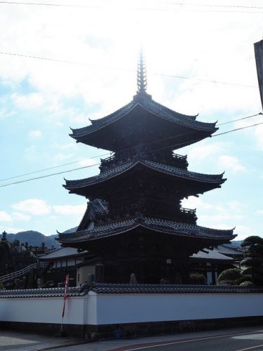 西南戦争で焼失をまぬがれた三重塔「龍原寺」の御朱印（大分県臼杵市）