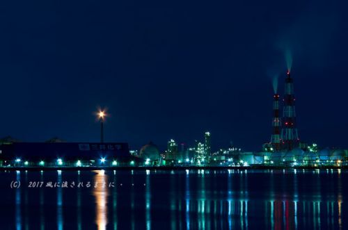 大阪・築港浜寺西町から見た堺泉北臨海工業地帯の工場夜景