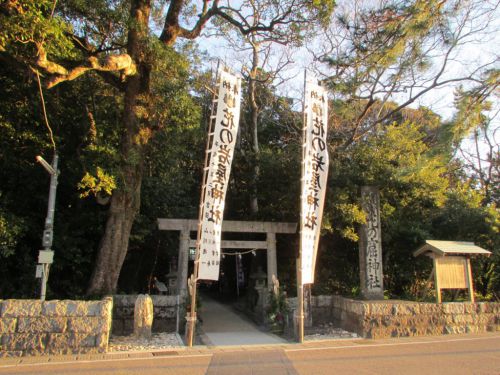 【三重】巨巌に神々が眠る日本最古の神社「花窟神社」の御朱印＆熊野大花火