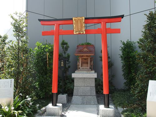 靍護稲荷大明神（GINZA SIX） - 「GINZA SIX」の屋上に再建された、松坂屋の守護神