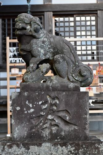 六手八幡神社の狛犬達