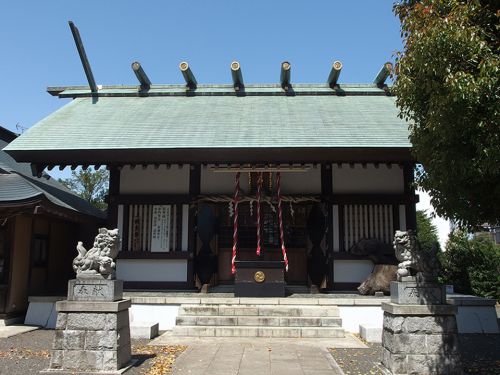 公所浅間神社 - 鎌倉時代初期に源頼朝によって創建されたと伝わる鶴間郷総鎮守