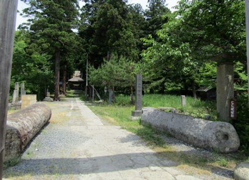 安久津八幡神社の磐坐