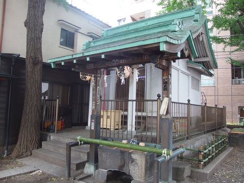 銀杏八幡宮 - 越前福井藩松平家のお屋敷の邸内社として祀られていた八幡宮が起源と伝わる神社