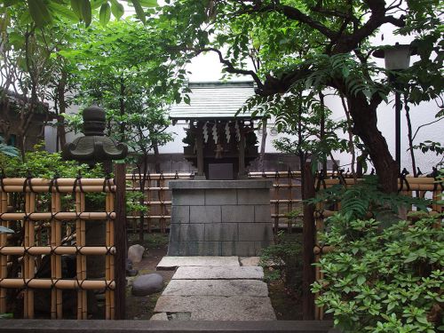 大栄稲荷神社（中央区） - 江戸時代に、霊岸島の埋立地の鎮守神として勧請されたお稲荷さま