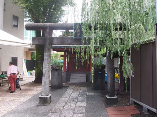 柳神社 - 芝松本町の安寧を願って祀られたお稲荷さま