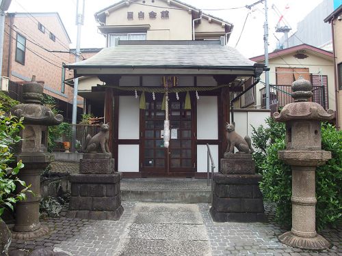 豊坂稲荷神社 - 学習院の構内に祀られていた「此花咲耶姫稲荷」が起源