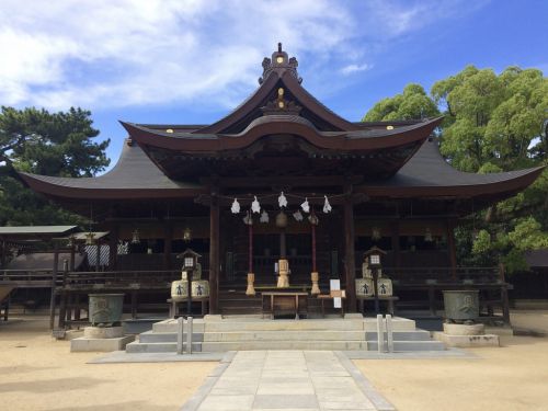 鶴の随神門、「白鳥神社」（香川県東かがわ市） - 杜の中の閑話室