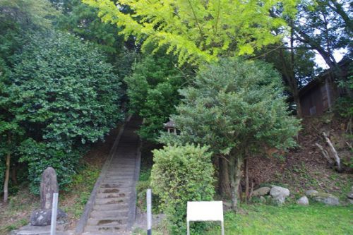 犬田（いんだ）神社　米子市　古い福光石