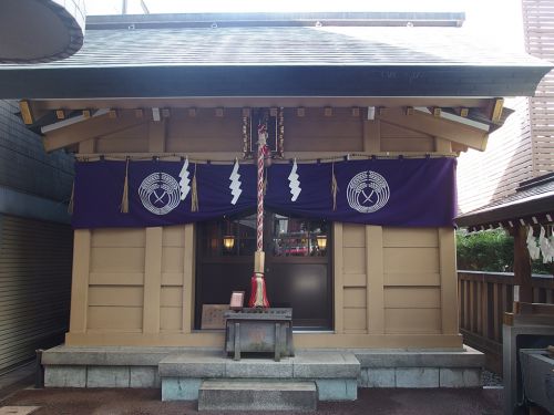 朝日神社 - 940年の創建と伝わる、六本木最古の神社