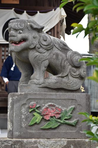 六木諏訪神社の狛犬達