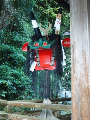 和霊神社の3つの日本一 闘牛のマンホール蓋(愛媛県宇和島市)