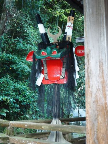 和霊神社の３つの日本一　闘牛のマンホール蓋（愛媛県宇和島市）