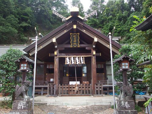 新羽杉山神社 - 「新羽郷総鎮守」として古くから信奉されてきた神社