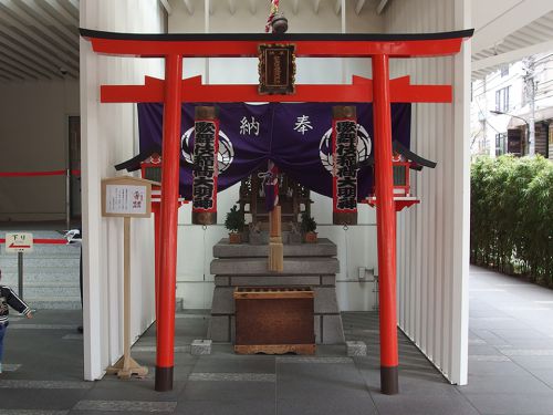 歌舞伎稲荷神社 - 銀座歌舞伎座の一角に祀られているお稲荷さま