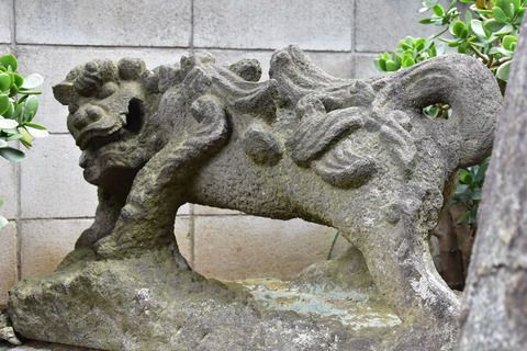 お萬榎稲荷神社の狛犬達