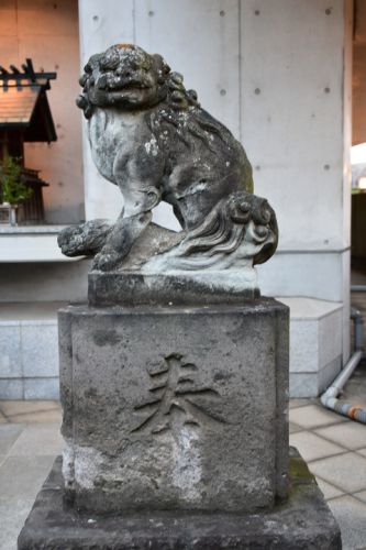 北谷稲荷神社の狛犬達