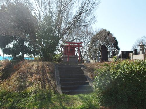 正一位稲荷神社（横浜市都筑区加賀原） - かつての貝の坂街道脇に祀られているお稲荷さま