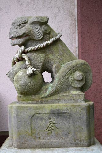 愛宕神社の狛犬達