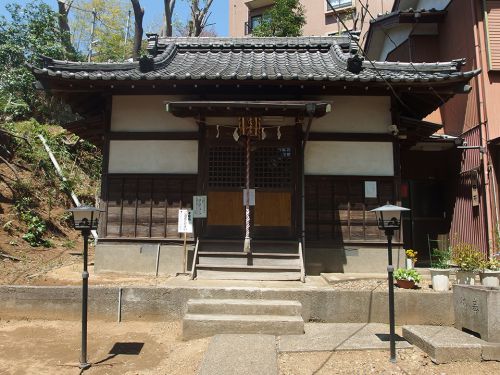 上作延赤城神社 - 稲毛三郎によって創建された第六天社が起源と伝わる神社