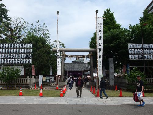浅草神社 - 旧浅草郷の総鎮守・「三社様」と呼ばれ慕われている古社