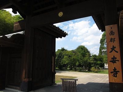 大安寺　奈良県奈良市　/　木の優しい温もりを参拝者のところまで届けてくれる天平仏群！