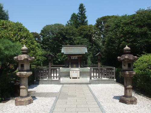 恵比寿神社（恵比寿ガーデンプレイス） - サッポロビール恵比寿工場内に勧請されたのが起源の恵比寿さま