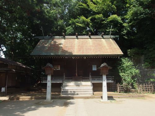 上野毛稲荷神社 - 江戸時代には上野毛村の鎮守だったと伝わるお稲荷さま