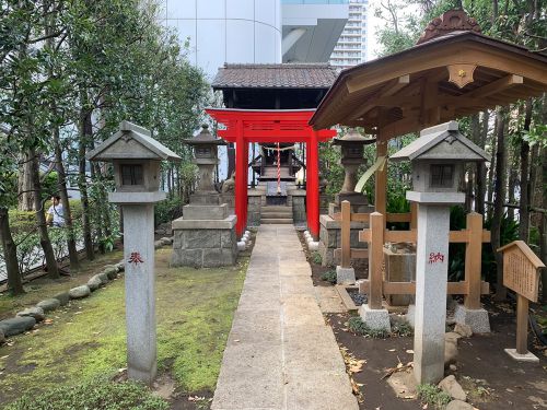 日電玉川稲荷神社 - 日本電気玉川事業場の守護神として祀られているお稲荷さま