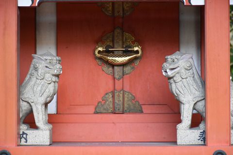 厳島神社（平端）の狛犬達