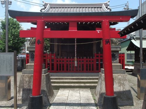 三徳稲荷神社 - 江戸時代中期の宝暦年間に浜竹地区に創建されたと伝わるお稲荷さま