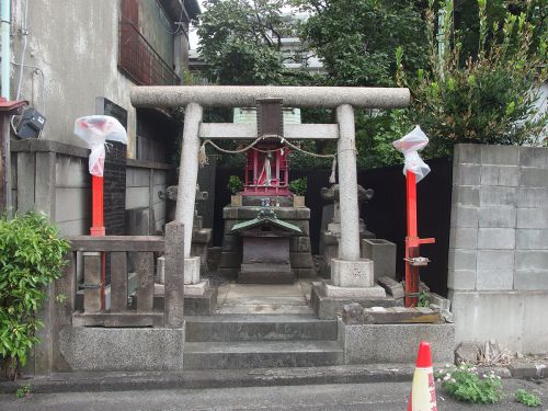 川崎市場稲荷神社 - 旧川崎南部市場の守護神として祀られた神社