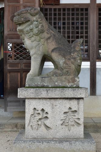樟本神社の狛犬達