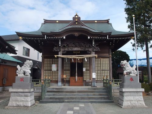 有馬神明神社 - 村内の鎮守社が合祀されて存続している神社