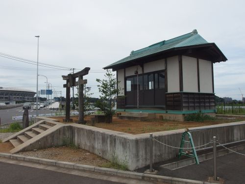 新羽浅間神社（横浜市港北区新羽町） - かつては亀甲山に祀られていたと伝わる神社