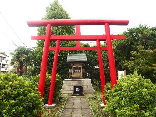笹下稲荷神社（横浜市港南区港南） - 根岸監獄に祀られていた稲荷祠が起源
