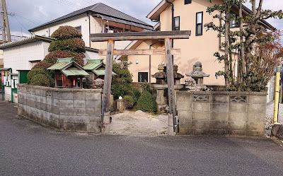 小塩八幡神社(河内長野市)　・旧小塩村の鎮守と小塩阿弥陀寺跡の石造物群
